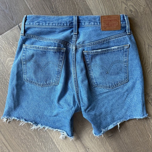 Levi's Blue Distressed Jean Shorts with Raw Hem - Picture 4 of 4